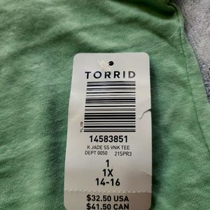 Torrid Size 1 Classic Fit T-Shirt